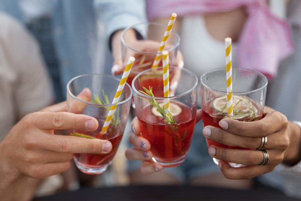 ¿Qué beber en las fiestas? Opciones de bebidas saludables