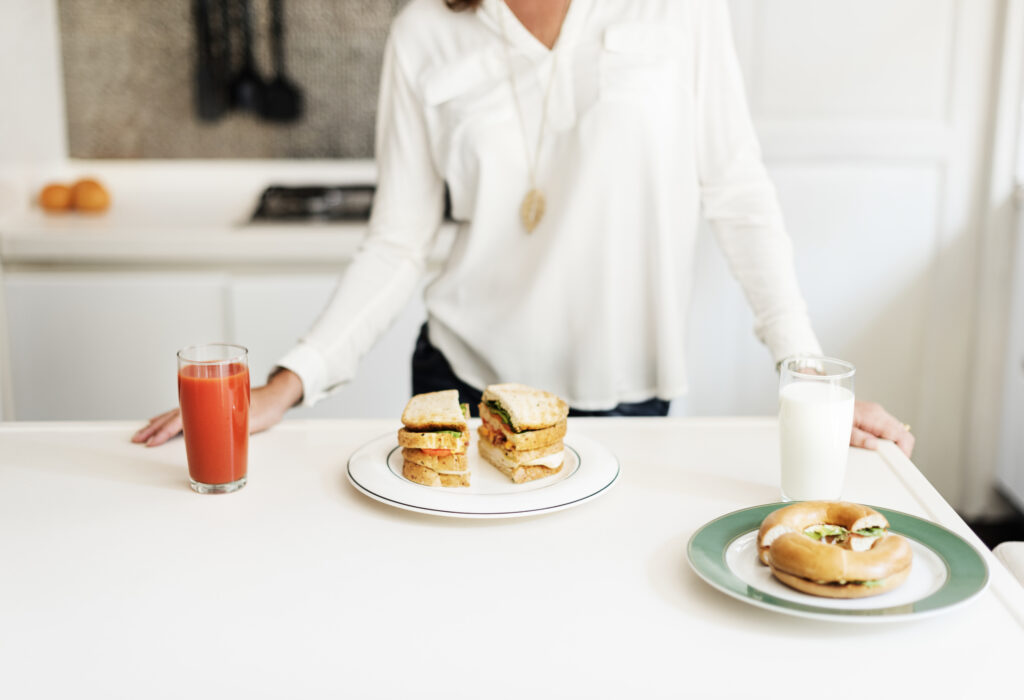 5 consejos prácticos para viajar y comer saludable