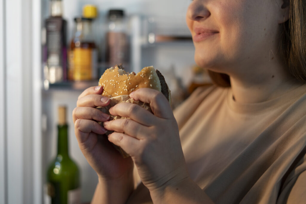 Cómo diferenciar el hambre física del hambre emocional